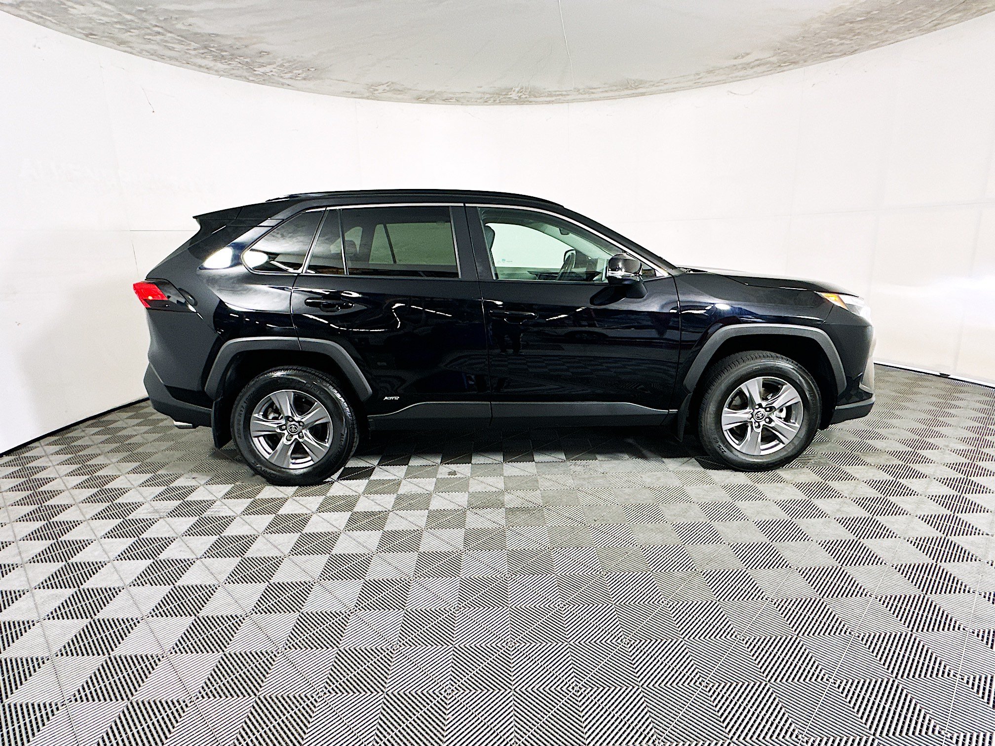 Used 2024 Toyota RAV4 XLE w/ Convenience Package AWD/4WD image 2