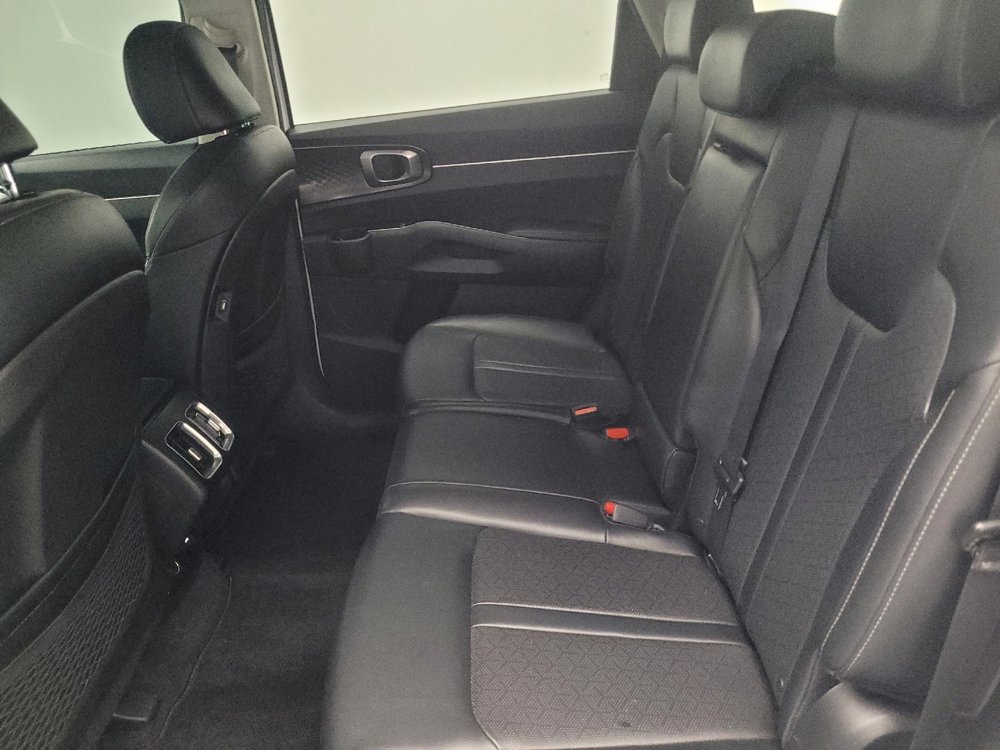 Used 2021 Kia Sorento S FWD image 18