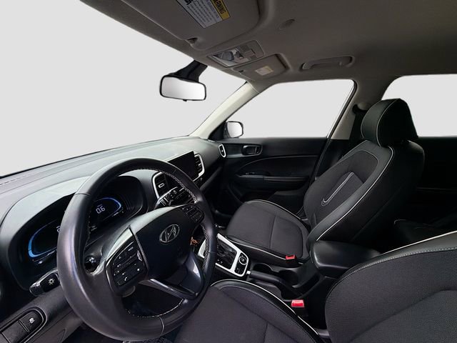 Certified 2024 Hyundai Venue Limited FWD image 20