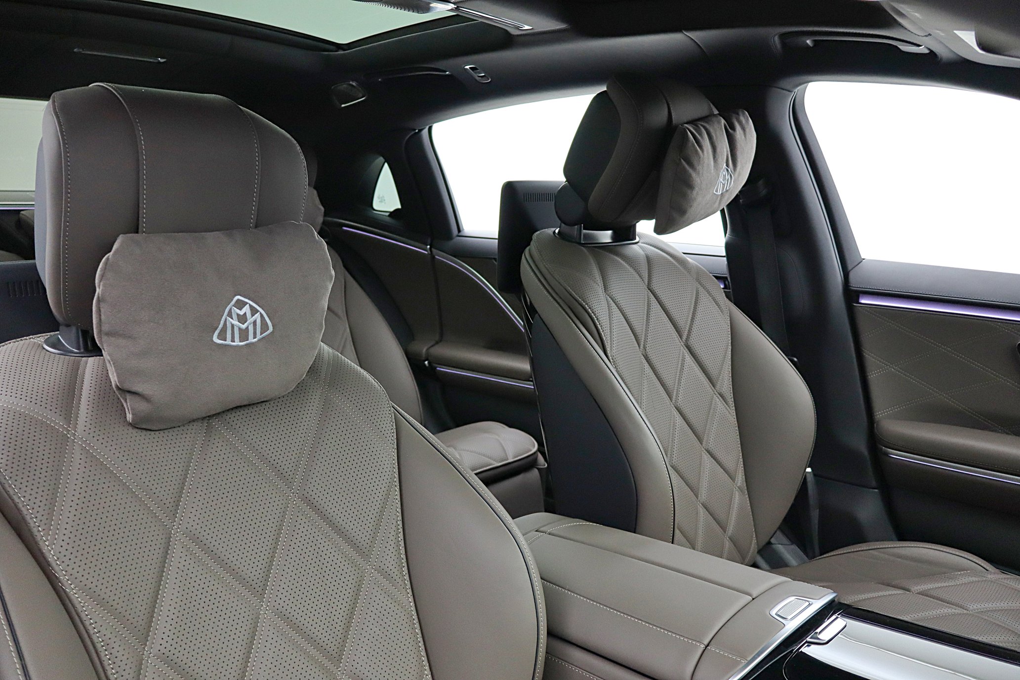 Used 2024 Mercedes-Benz Maybach S 580 4MATIC image 38