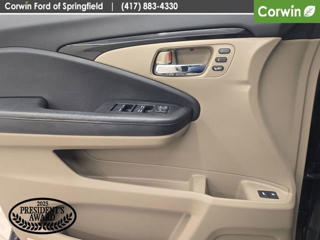 Used 2017 Honda Pilot Touring image 36