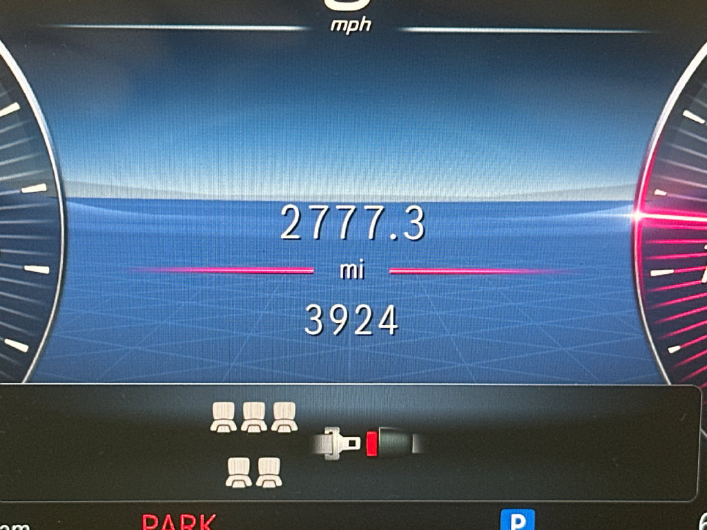 Used 2026 Mercedes-Benz GLB 250 image 4