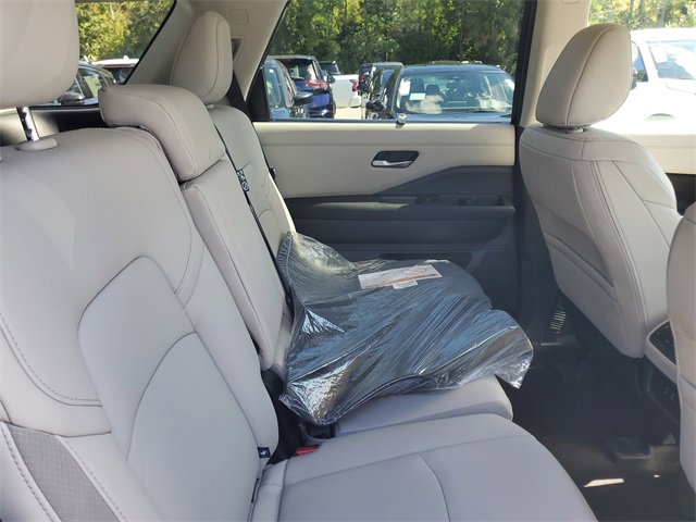 New 2025 Nissan Pathfinder SL image 31
