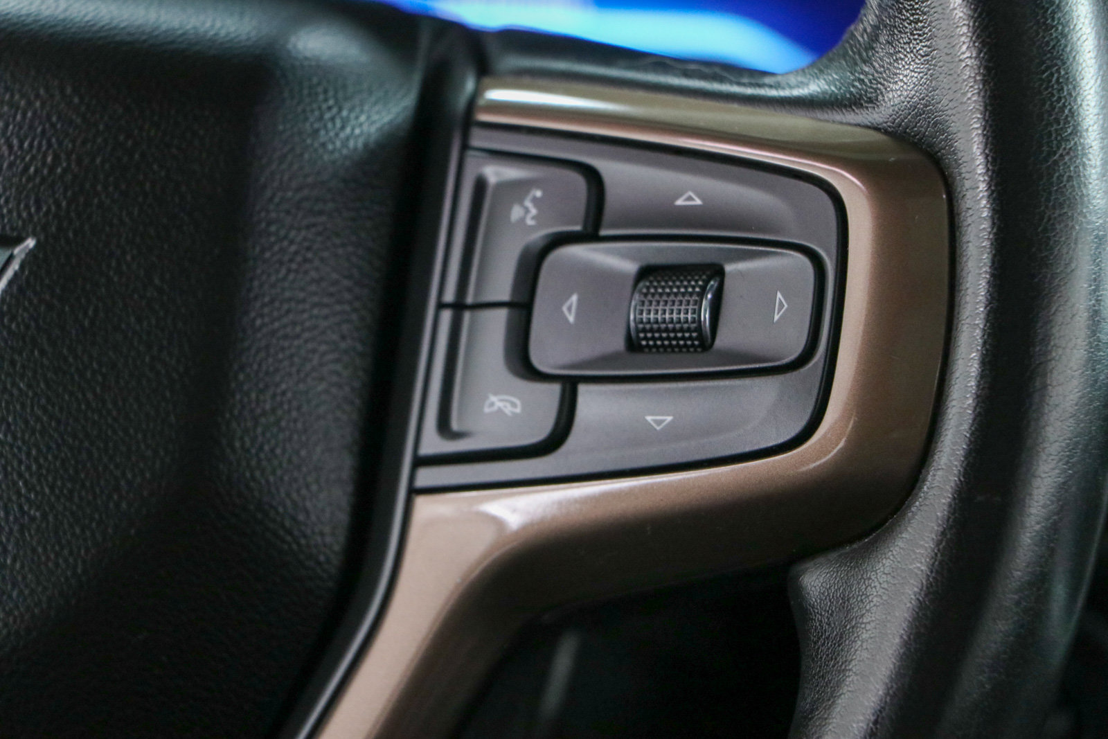Used 2023 Chevrolet Tahoe High Country w/ Advanced Technology Package AWD/4WD image 15