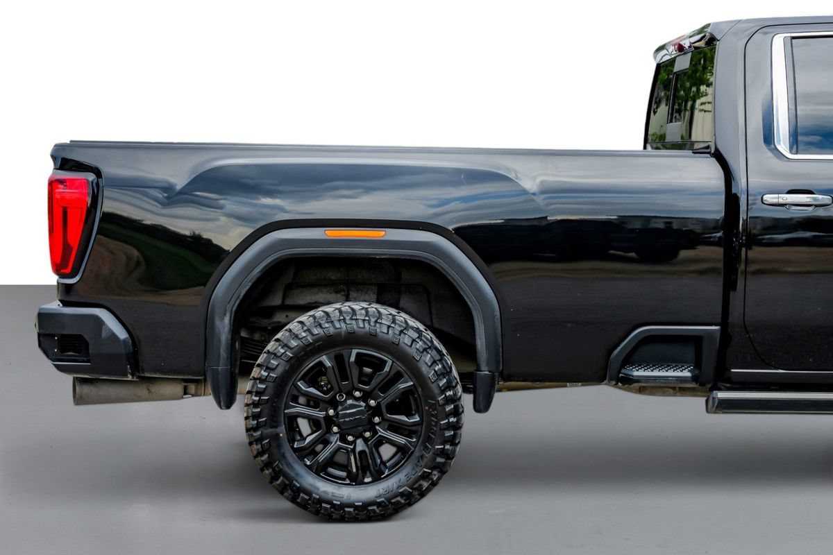 Used 2023 GMC Sierra 2500 Denali w/ Denali Black Diamond Edition AWD/4WD image 6