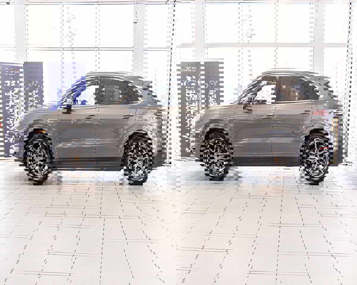 Used 2021 Porsche Cayenne E-Hybrid image 7