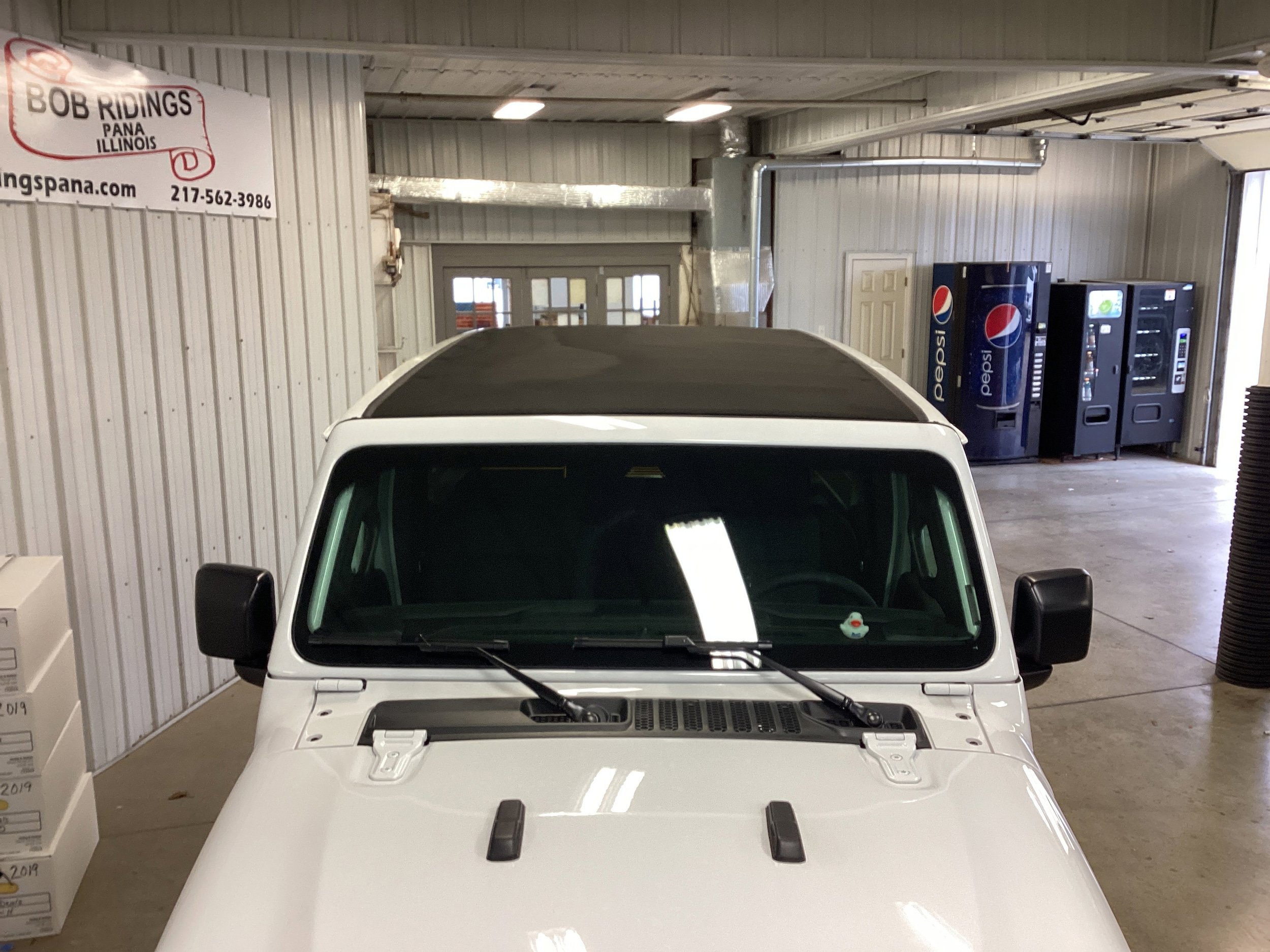 New 2026 Jeep Wrangler Unlimited Sahara AWD/4WD image 9