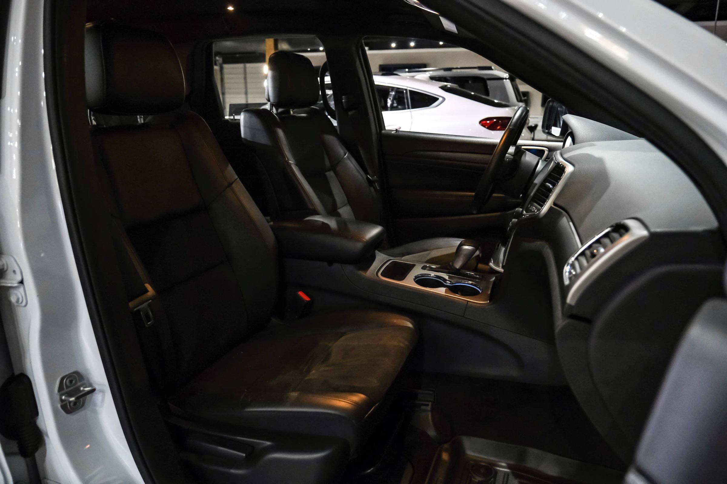 Used 2018 Jeep Grand Cherokee Altitude AWD/4WD image 32