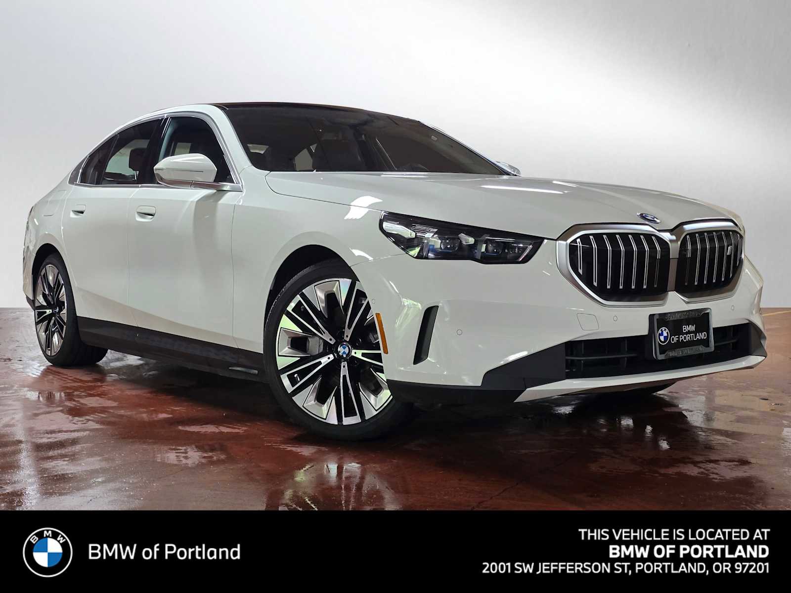 Used 2026 BMW i5 eDrive40 AWD/4WD image 1