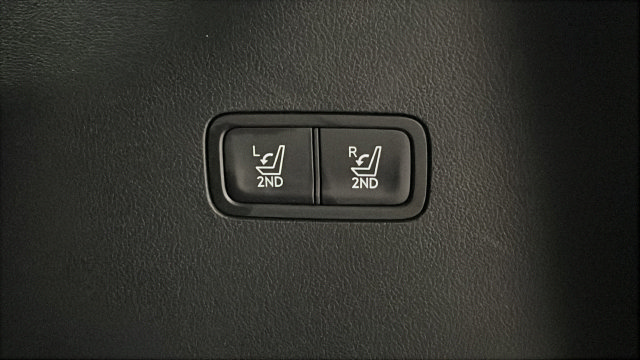 Used 2025 Hyundai Santa Fe Limited AWD/4WD image 31