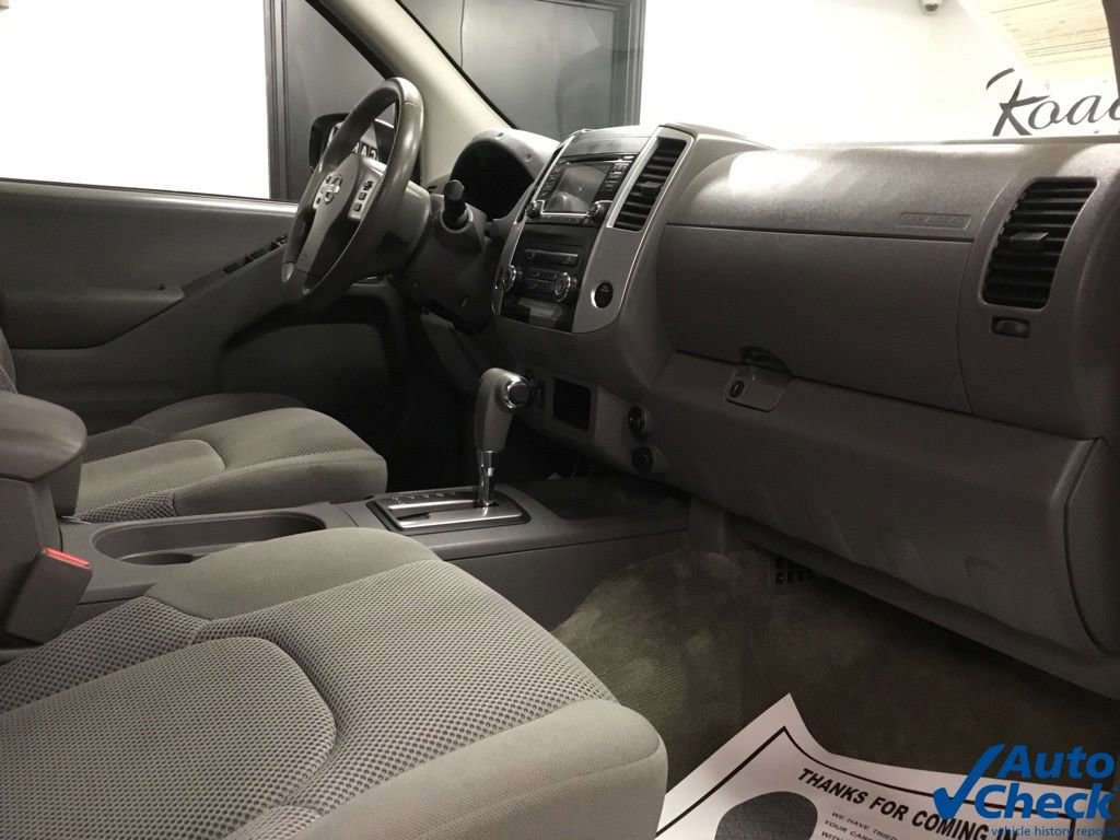 Used 2017 Nissan Frontier SV image 43