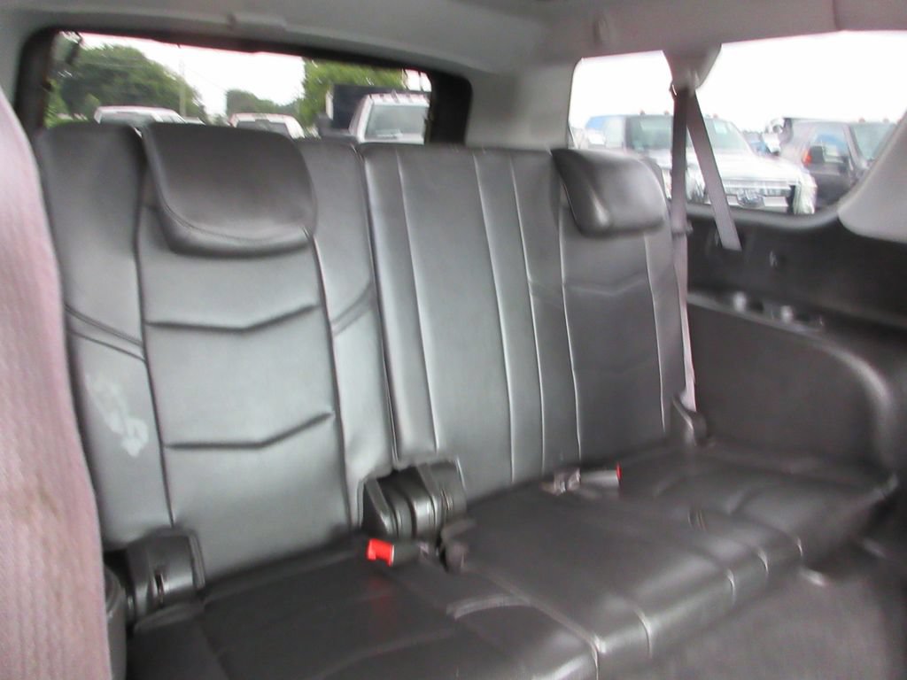 Used 2016 Cadillac Escalade ESV Luxury AWD/4WD image 26
