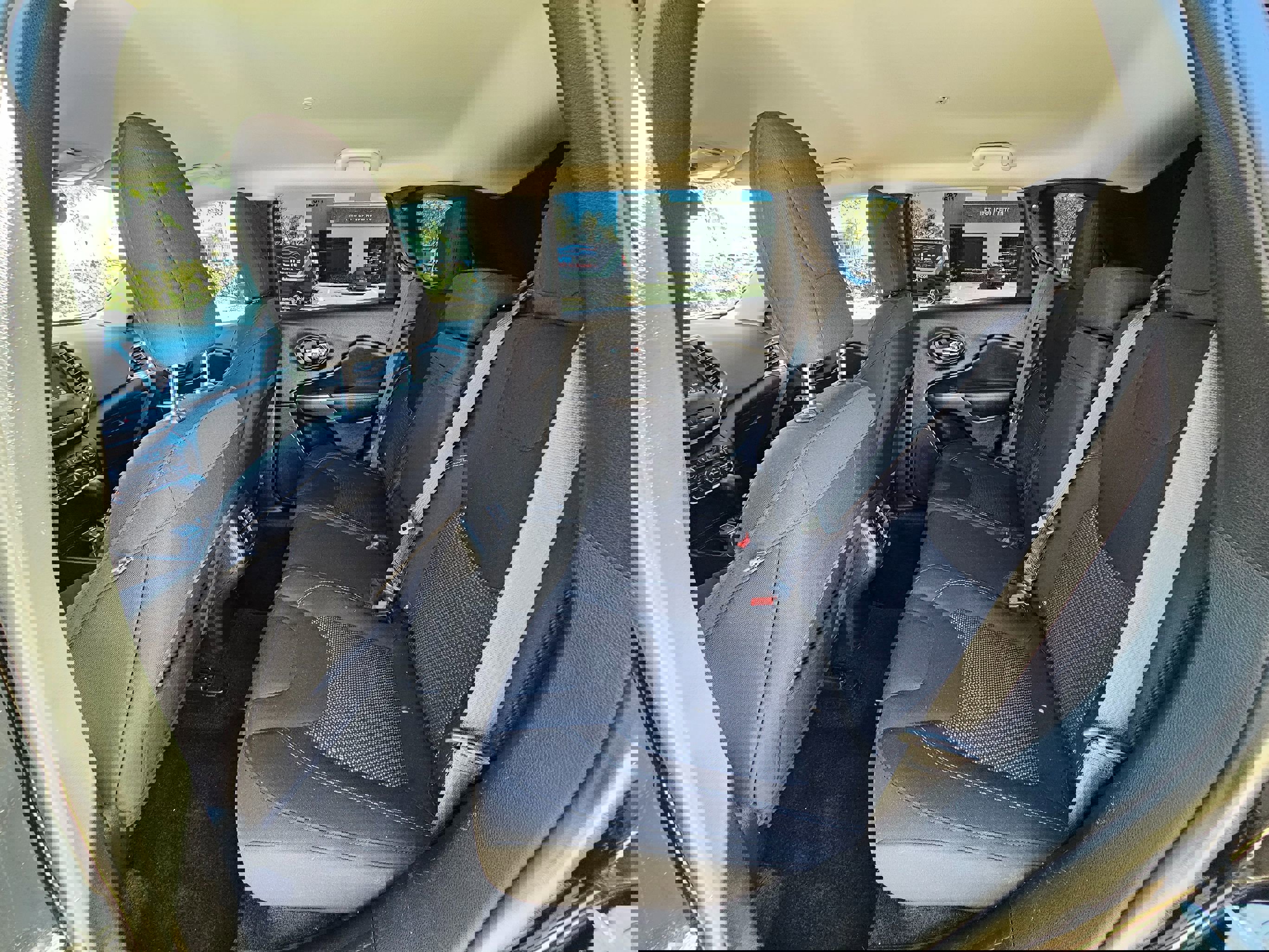 Used 2019 Jeep Cherokee Latitude w/ Popular Appearance Group image 18