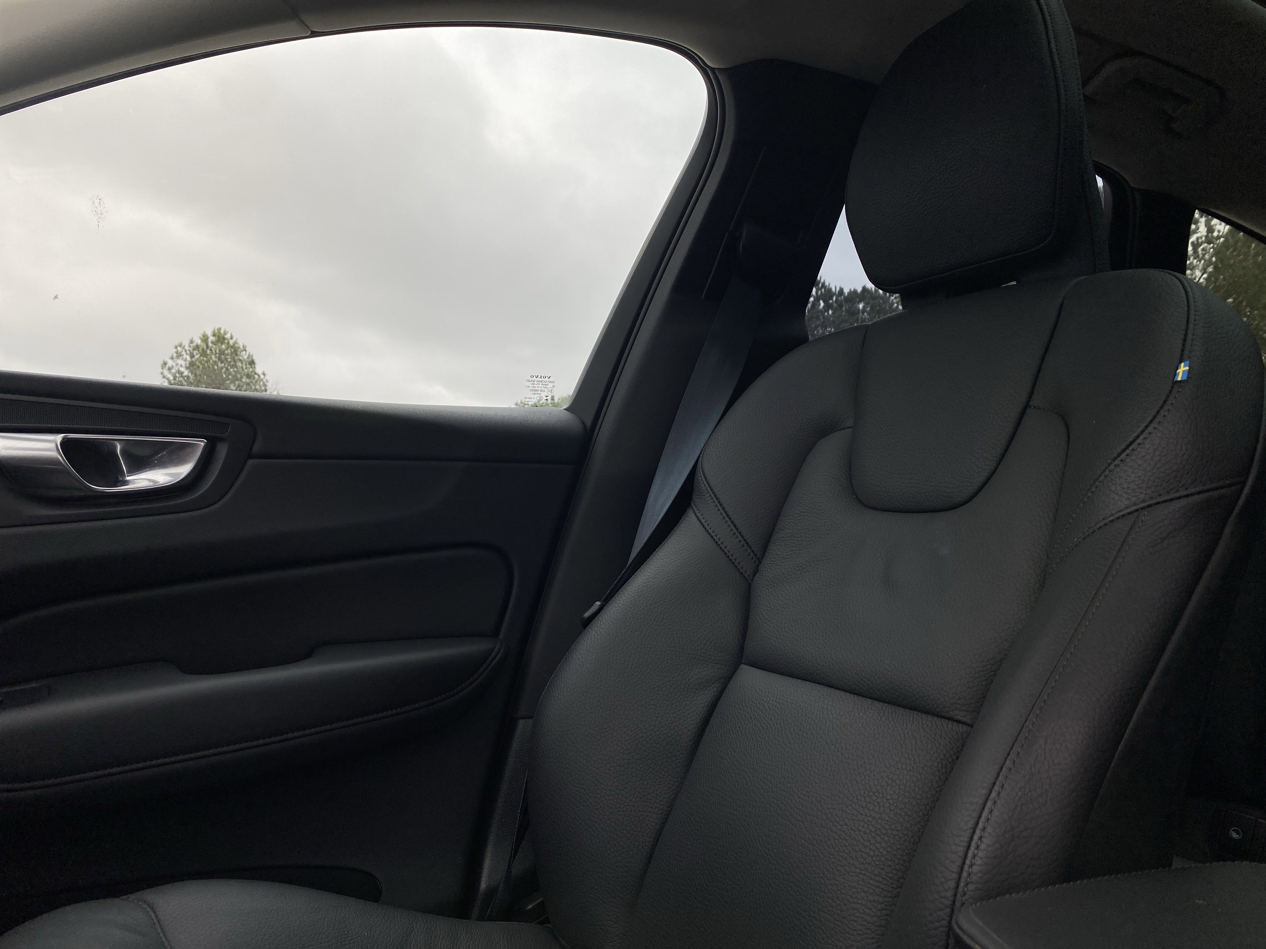 Used 2025 Volvo XC60 B5 Plus image 20