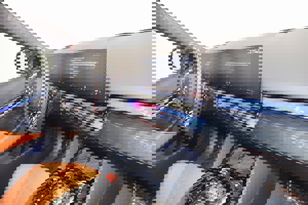 Used 2025 BMW M5 w/ Carbon Package image 68