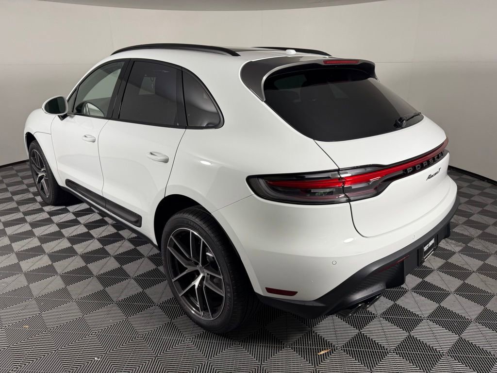 New 2025 Porsche Macan Turbo image 3