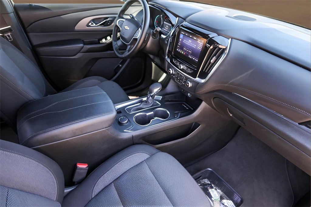 Used 2023 Chevrolet Traverse LT image 30