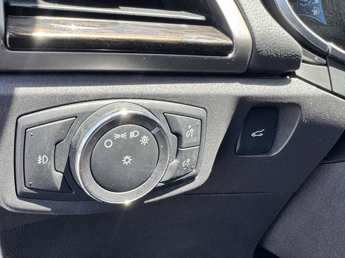 Used 2014 Ford Fusion Energi SE FWD image 41