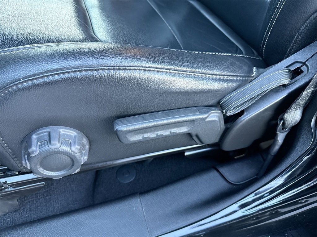 Used 2019 Jeep Wrangler Unlimited Sahara w/ Uconnect 4C Nav & Sound Group image 14