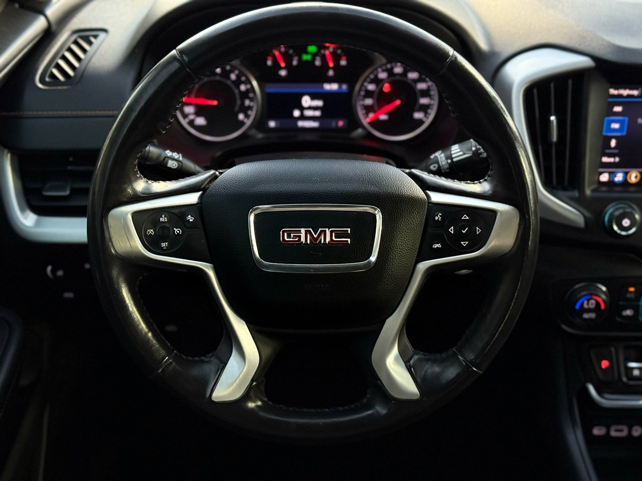 Used 2020 GMC Terrain SLT image 17