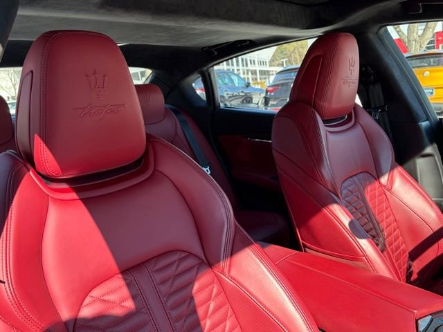 Used 2022 Maserati Quattroporte Trofeo image 39