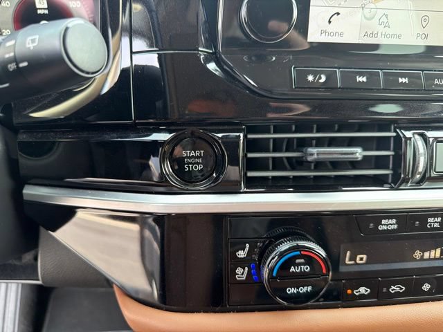 Used 2025 Nissan Pathfinder Platinum AWD/4WD image 28