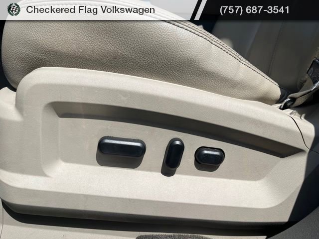 Used 2013 Ford Edge Limited w/ Driver Entry Pkg image 21