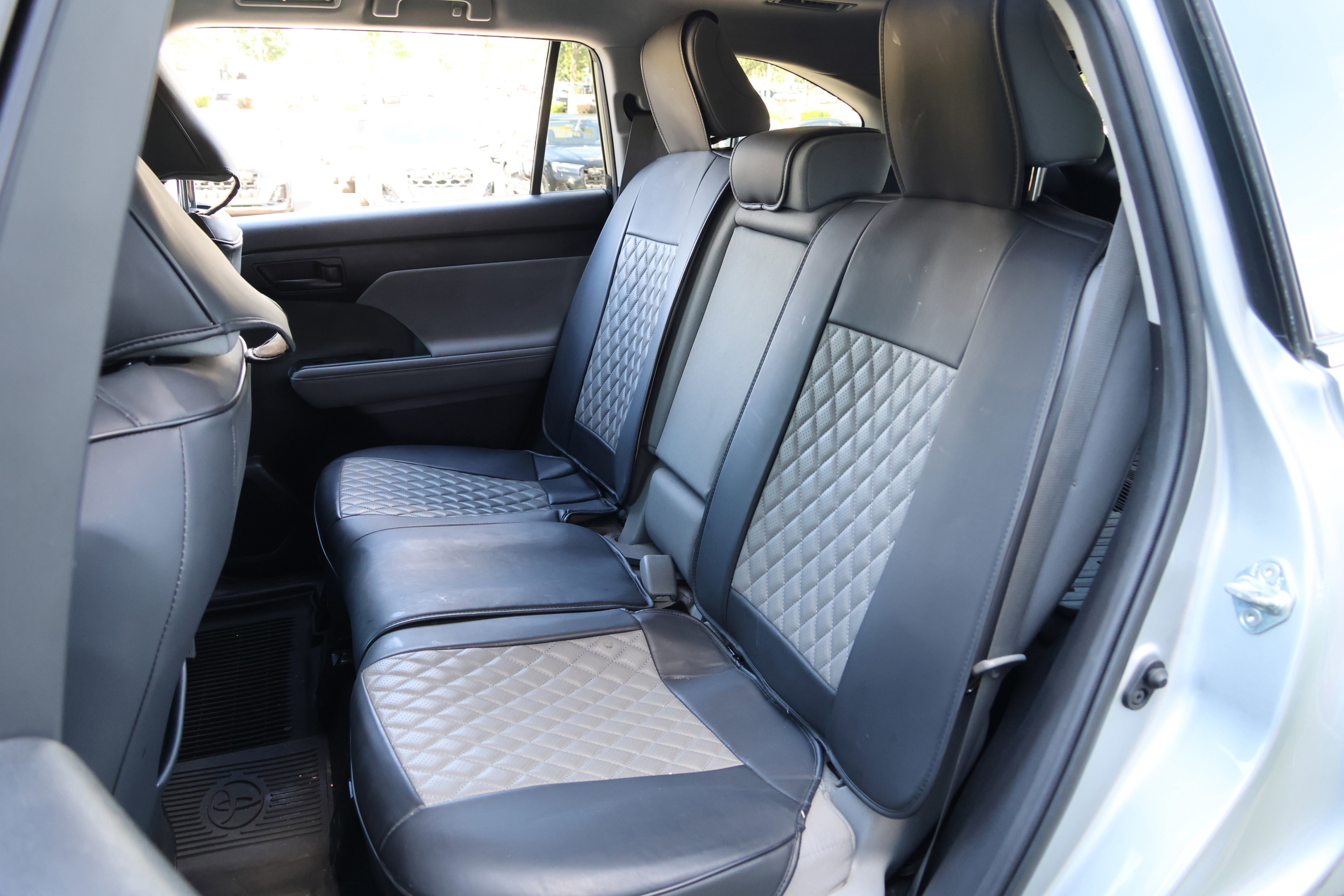 Used 2020 Toyota Highlander L FWD image 34
