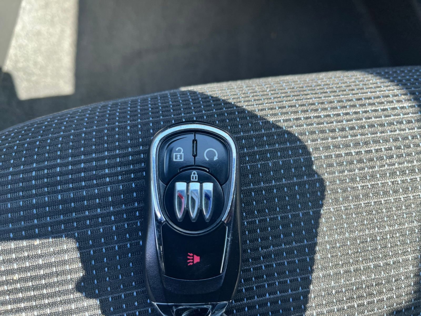 Used 2025 Buick Envista Preferred image 23