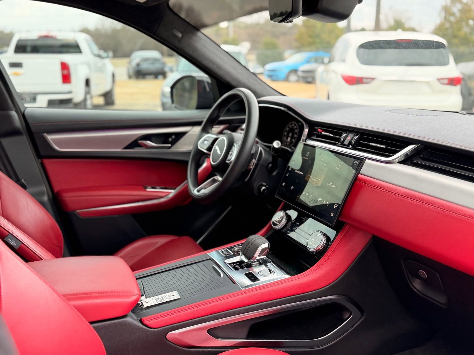 Used 2024 Jaguar F-PACE R-Dynamic S image 26