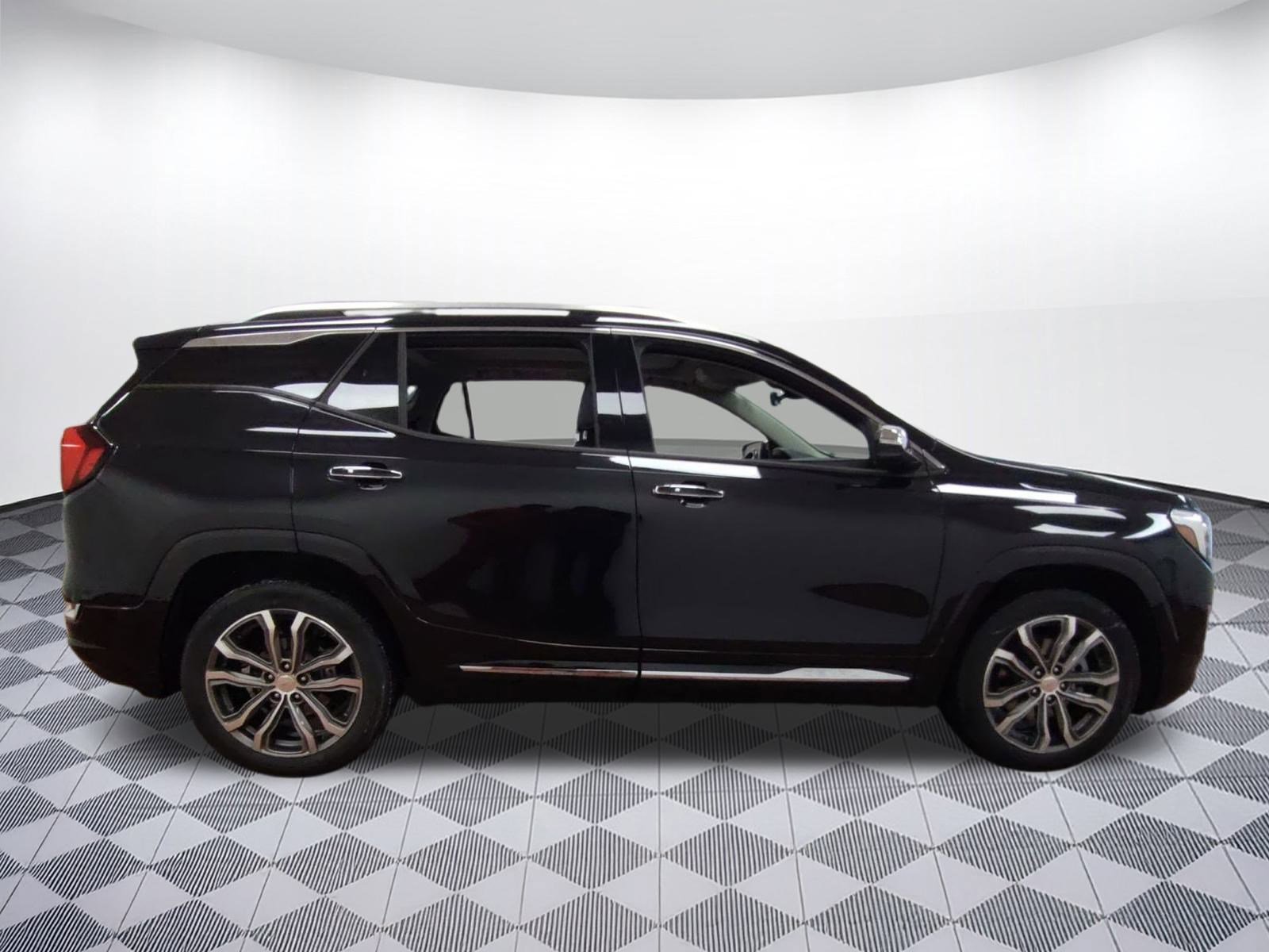 Used 2020 GMC Terrain Denali w/ Denali Premium Package image 7
