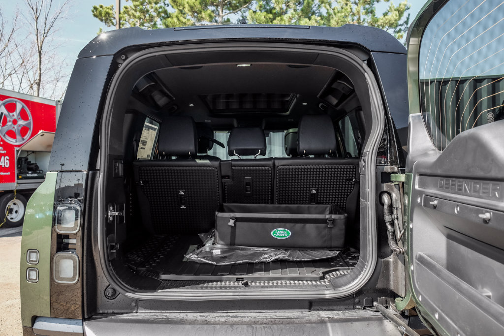 New 2026 Land Rover Defender 110 X-Dynamic SE AWD/4WD image 9