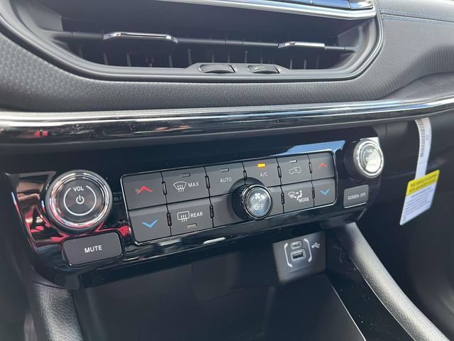 New 2026 Jeep Compass Latitude AWD/4WD image 20