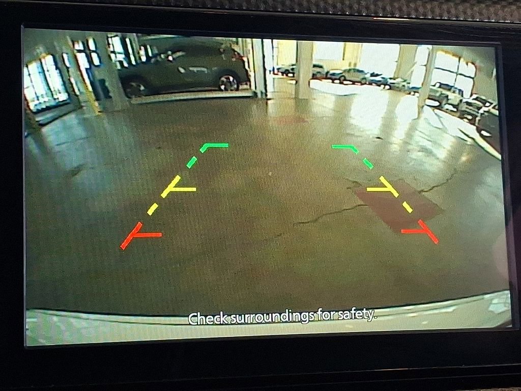 Used 2023 Nissan Kicks SV image 4