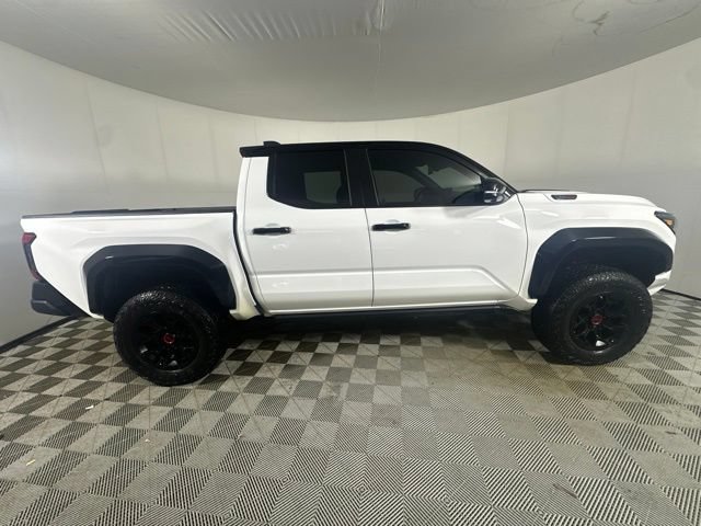 Used 2025 Toyota Tacoma TRD Pro w/ Tow Tech Package AWD/4WD image 8