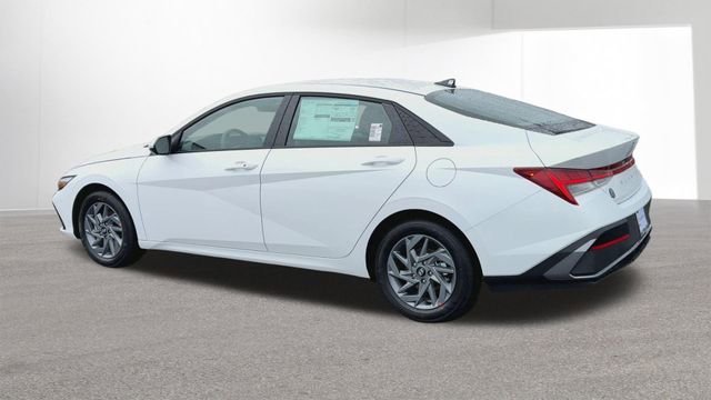 New 2026 Hyundai Elantra Blue image 6