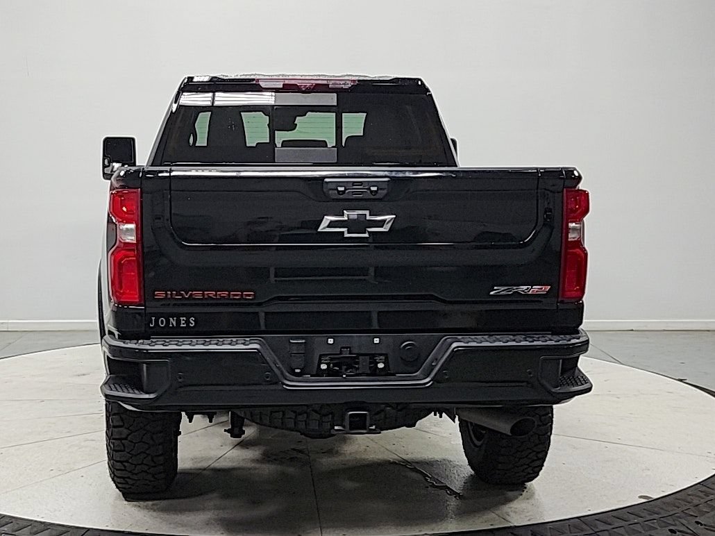 Used 2024 Chevrolet Silverado 2500 ZR2 w/ Technology Package AWD/4WD image 6