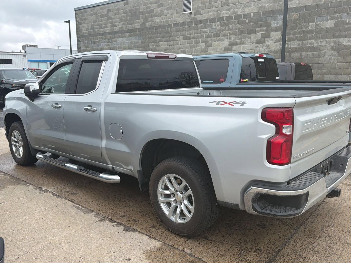 Used 2019 Chevrolet Silverado 1500 LTZ AWD/4WD image 16