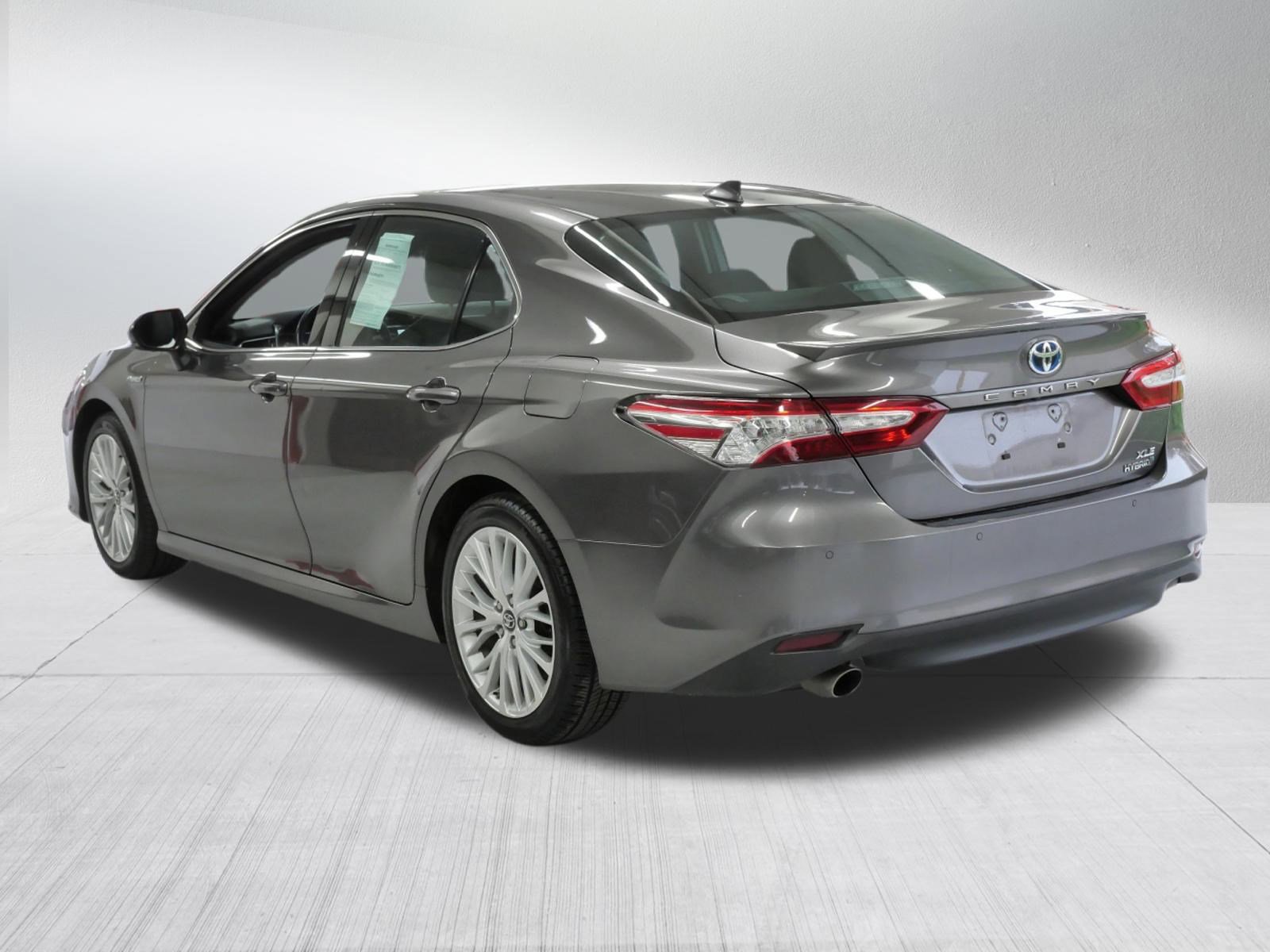 Certified 2018 Toyota Camry XLE image 6