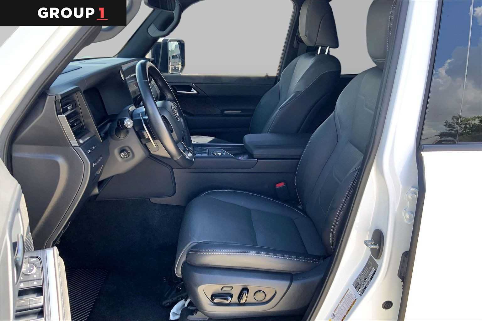 Certified 2024 Lexus GX 550 w/ Accessory Package (Z1) AWD/4WD image 8
