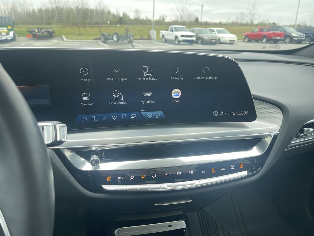 Certified 2024 Cadillac Lyriq Premium Luxury AWD/4WD image 27
