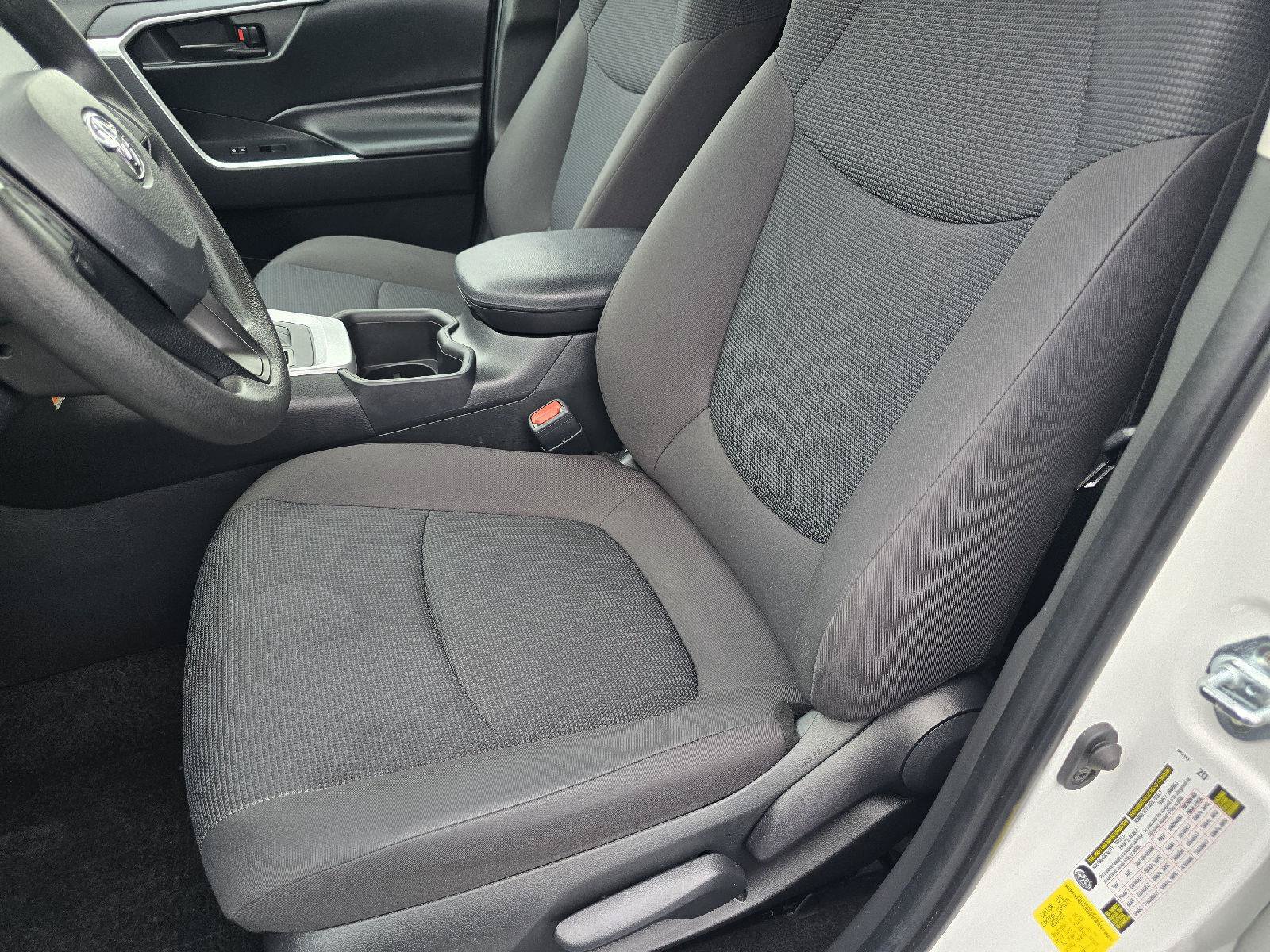 Used 2024 Toyota RAV4 LE AWD/4WD image 16