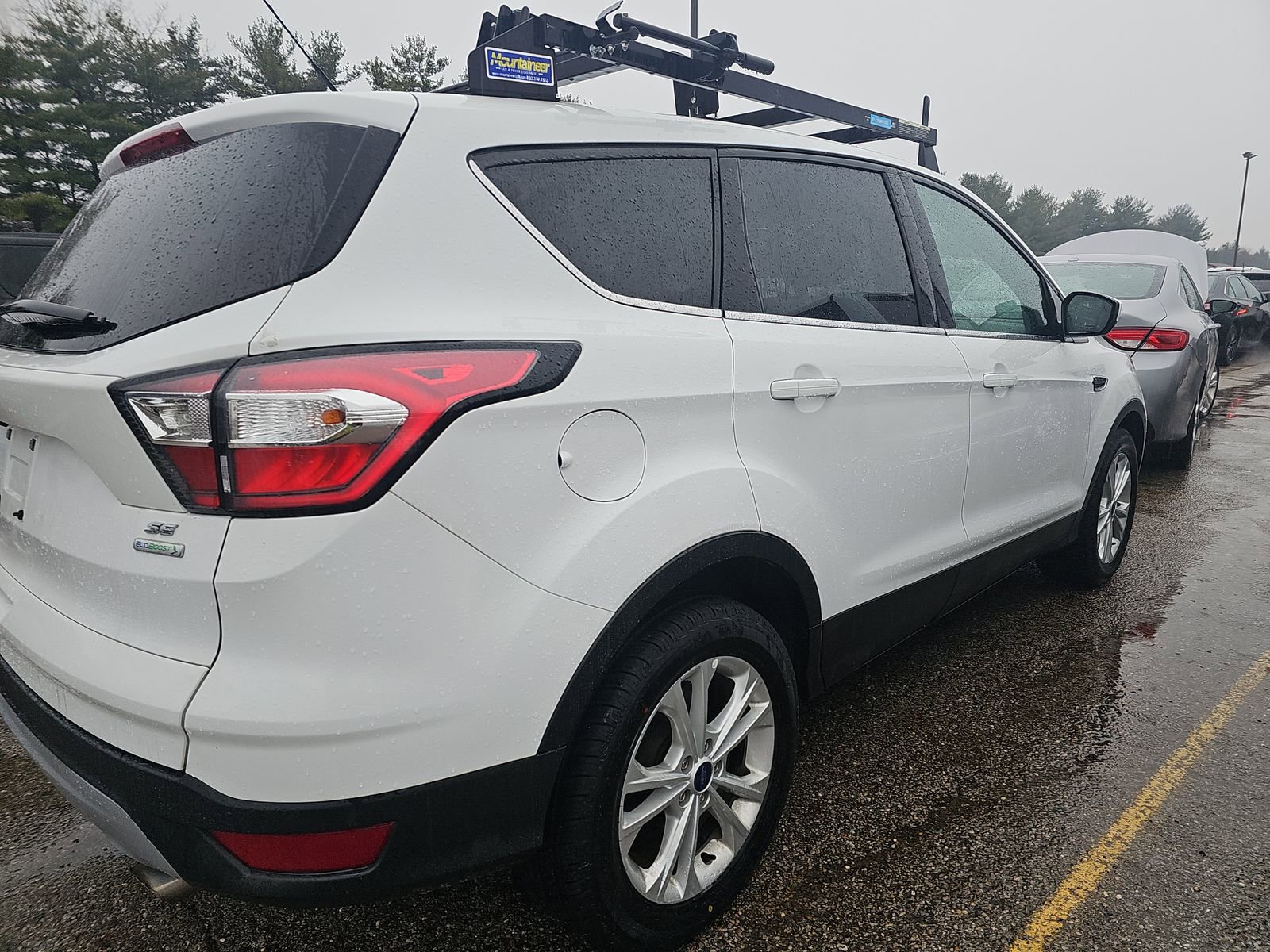 Used 2018 Ford Escape SE w/ Ford Safe & Smart Package image 6