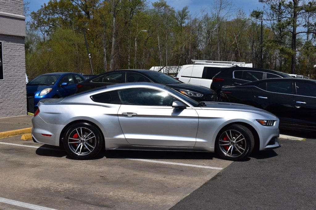 Used 2016 Ford Mustang Coupe RWD image 4