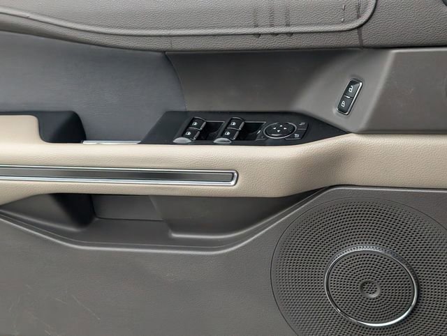 Used 2019 Ford Expedition Max XLT image 26