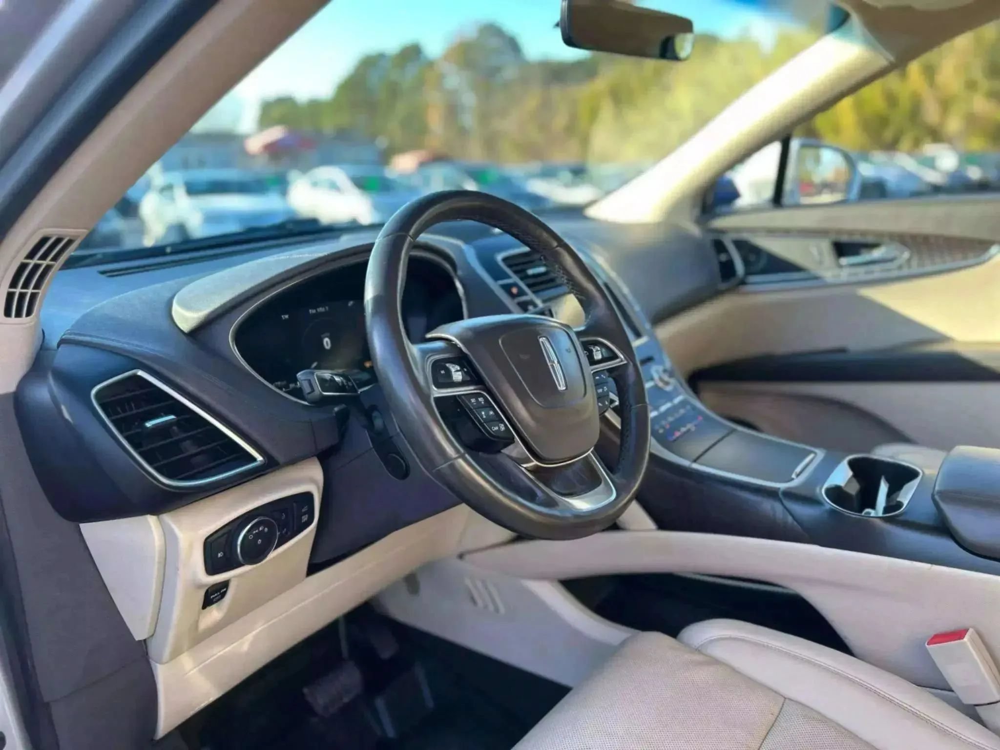 Used 2019 Lincoln Nautilus Reserve FWD image 12