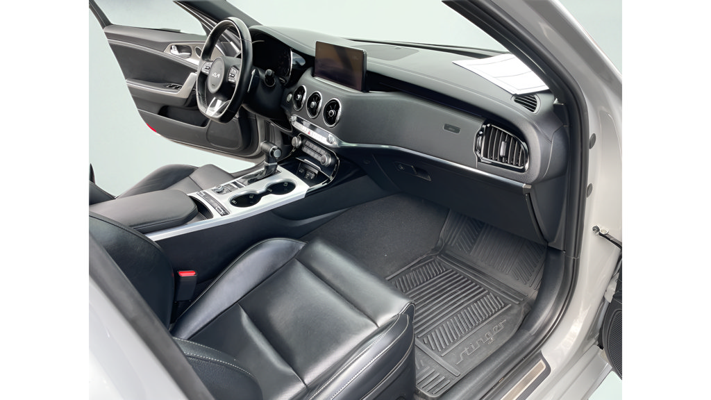 Used 2022 Kia Stinger GT1 AWD/4WD image 17