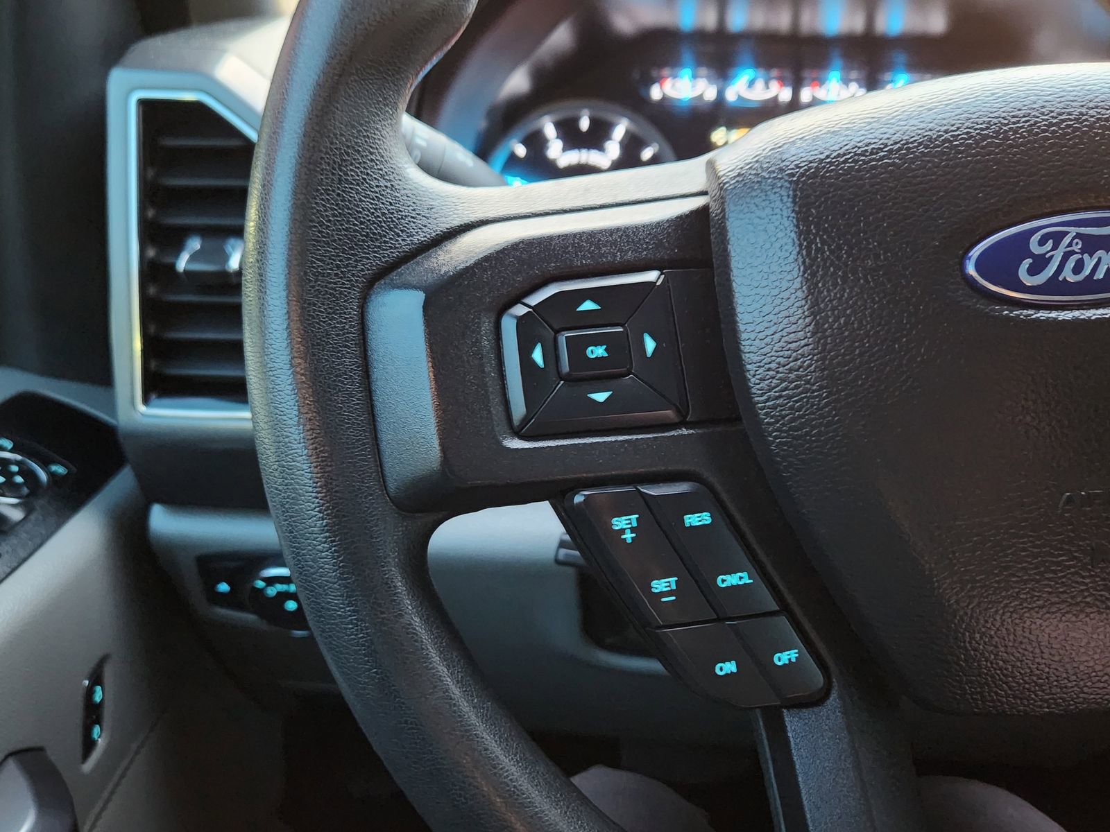 Used 2022 Ford F250 XLT w/ FX4 Off-Road Package image 34