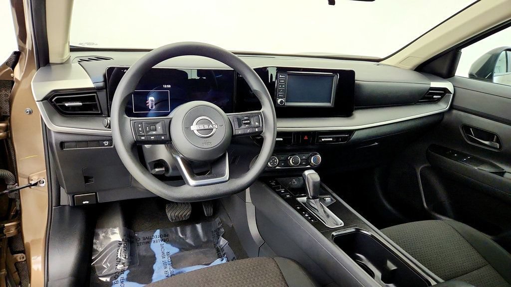 Used 2025 Nissan Kicks S w/ Charging Package FWD image 12