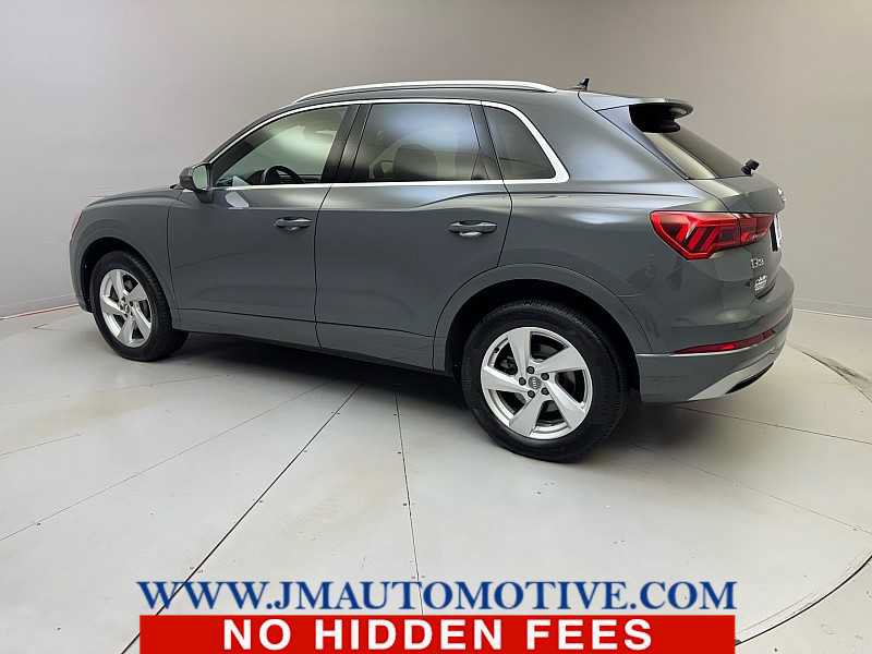 Used 2020 Audi Q3 2.0T Premium w/ Convenience Package AWD/4WD image 3